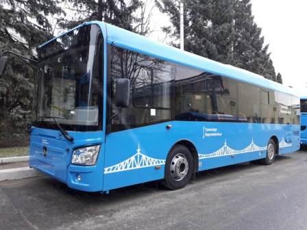 Автобусы ЛиАЗ укомплектованы двигателями ЯМЗ экологического стандарта «Евро-5», системами видеонаблюдения и бесконтактной оплаты проезда.